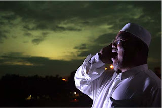 Rahasia Adzan Subuh [ www.BlogApaAja.com ]