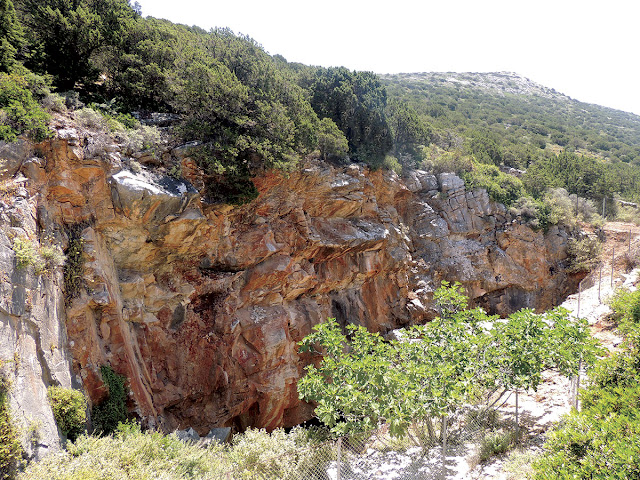 Τα αρχαία λατομεία μαρμάρου της Πάρου - Ένας πολιτιστικός θησαυρός του Αιγαίου