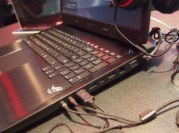 Asus G750 ports