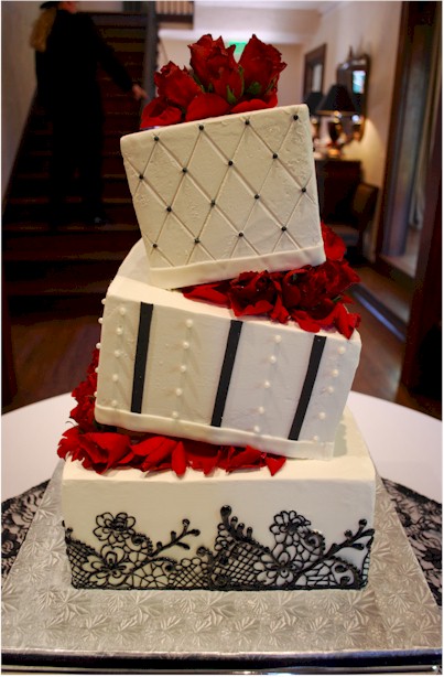 Black Lace Wedding Cake With Wedge Separators