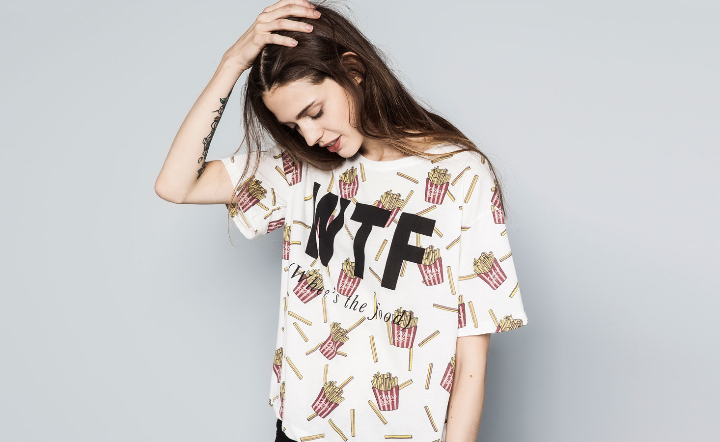 http://www.pullandbear.com/es/es/mujer/camisetas-y-tops-c29020.html#/4853008/CAMISETA%20PRINT