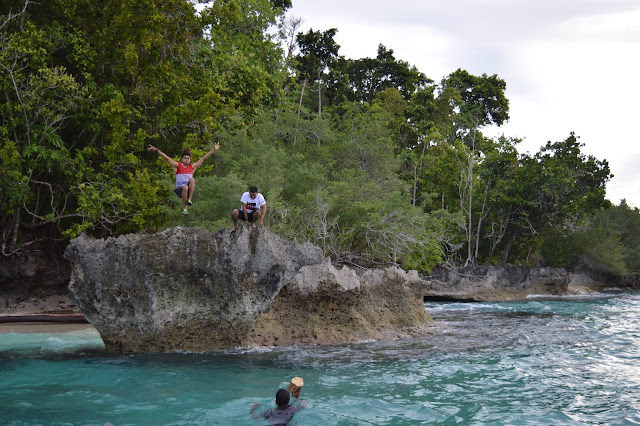 8 Hal yang kamu bisa lakukan agar terlihat berbeda dari kebanyakan Wisatawan di Pulau Biak, Papua