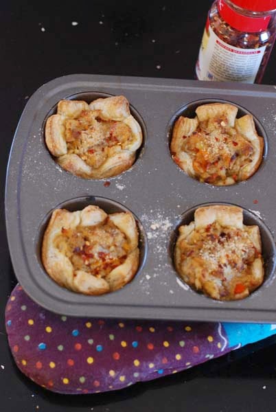 http://www.bongcookbook.com/2015/04/savory-puff-tartlets-for-snack-on.html