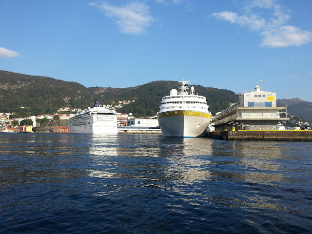 Cruise ships Norwegain Star and Hamburg in Bergen, Norway