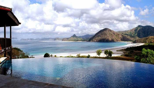 Menikmati Keindahan Pantai Selong Belanak Di Pulau Lombok