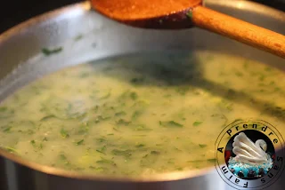 Soupe portugaise « Caldo verde » au chorizo