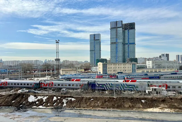 вид с Крестовского путепровода, железнодорожная станция Николаевка, строящийся жилой комплекс MOD