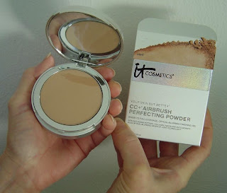 IT Cosmetics CC+ Airbrush Perfecting Powder (Light).jpeg