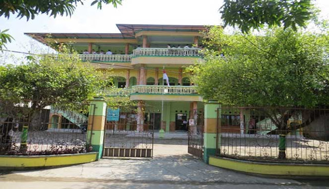 PONDOK PESANTREN TERTUA DI INDONESIA