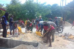 TNI Bantu Pembuatan MCK di Dullah Laut dan Fair