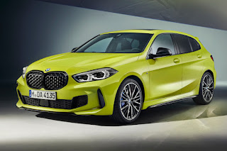 BMW M135i xDrive (2022) Front Side