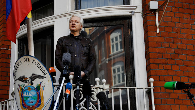 WikiLeaks: Ecuador prohíbe a Julian Assange recibir visitas y realizar llamadas telefónicas