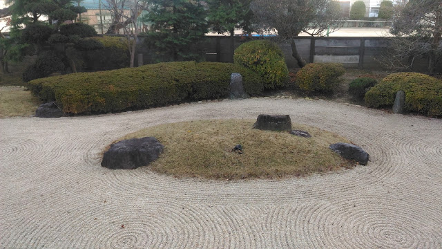 Même dans un château il y a un jardin zen
