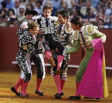 cornada_juli_sevilla_4-640x640x80 (GTRES)