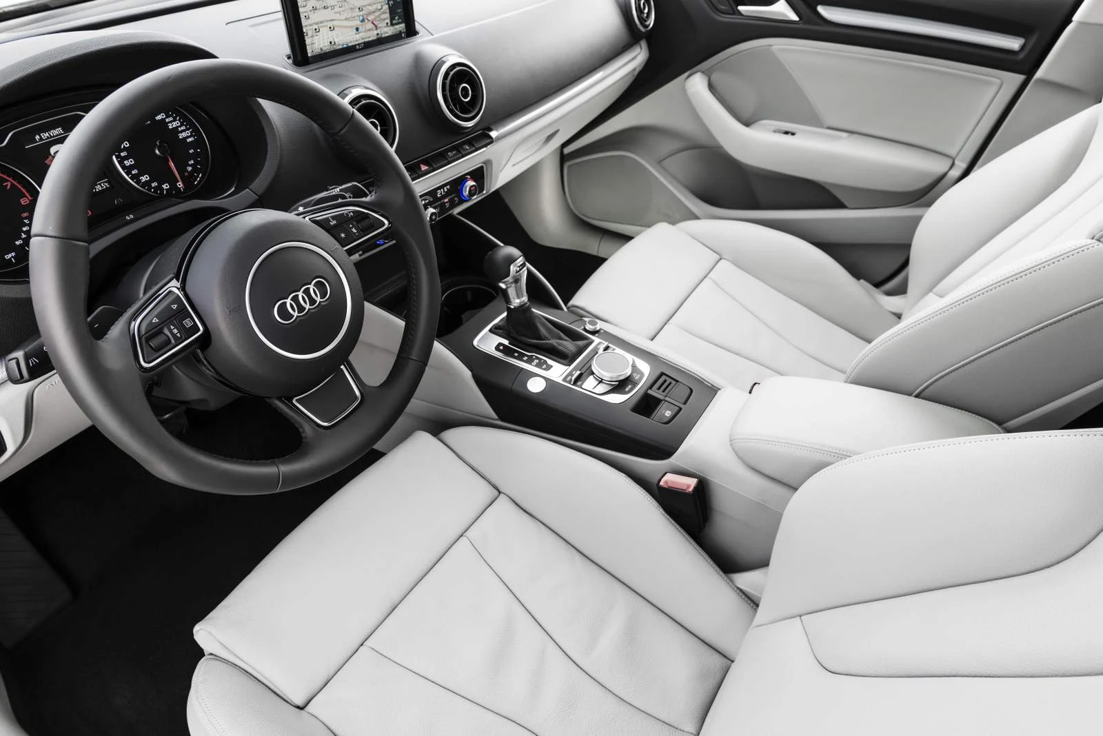 Audi A3 Sedan 2.0 Ambition - interior