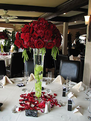 red rose centerpiece wedding
