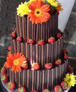 wedding cake with fresh flower pict