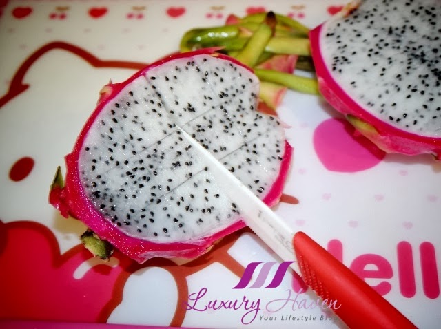 Healthy CNY Dragon Fruit Prawn Salad (新春龍珠果沙拉)