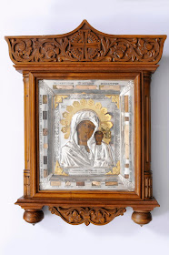 Η σπάνια ρωσική εικόνα της Παναγίας του Καζάν του 17ου αιώνα με ενσωματωμένα λείψανα 19 αγίων.