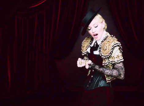 madonna-living-for-love3