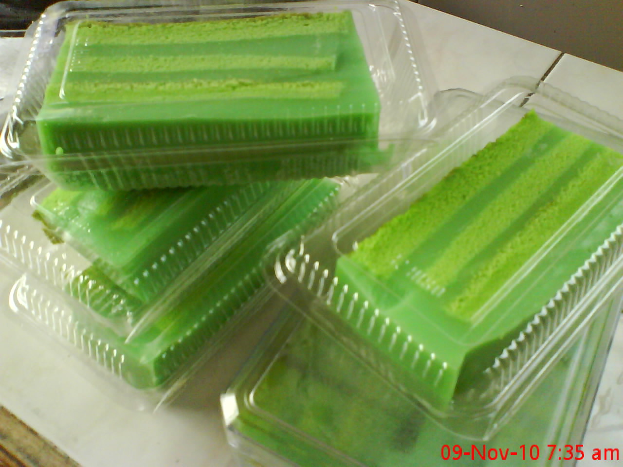 ADNAZTHIE-KEK: Pandan Layer Cake