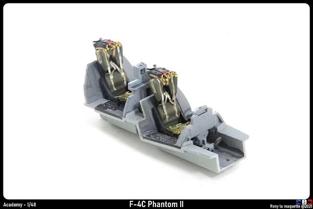 Cockpit du F-4C Phantom II d'Academy au 1/48.