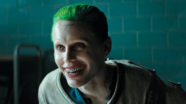 Coringa com roupa de preso