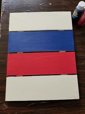 Make your own DIY patriotic wooden sign with God Bless America on it.  Perfect for showing pride for your country and decorating for the 4th of July.