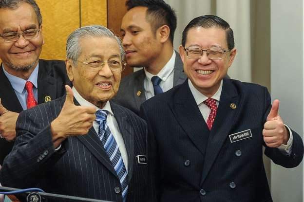 LIM GUAN ENG, JANGAN LEMPAR BATU SEMBUNYI TANGAN