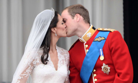 kate middleton facemask. kate middleton kissing william