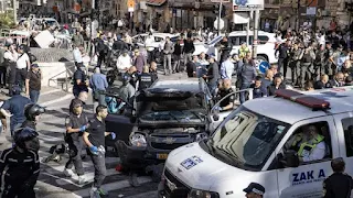 5 settlers were injured in a run-over attack in Jerusalem, and Palestinian factions threaten  5 settlers were injured, one of them seriously, in a run-over operation carried out by a Palestinian resident of East Jerusalem, near the Mahane Yehuda market in West Jerusalem, while Palestinian factions vowed to respond to Israel's "crimes" against Al-Aqsa Mosque and the Palestinians.  The number of Israeli injured rose to 5, one of them seriously, in a run-over operation on Monday near the Mahane Yehuda market in West Jerusalem.  This came according to a statement by the Israeli Ambulance Authority, which was reported by the Hebrew newspaper, Yedioth Ahronoth, and seen by Anadolu Agency.  For its part, the police said, "A preliminary investigation into the incident revealed that the car driver initially hit a pedestrian while he was crossing the street, then continued to run over other pedestrians until the car hit a wall."  It stated that "the perpetrator of the attack, a Palestinian resident of Beit Safafa in East Jerusalem, was shot dead by an Israeli civilian who happened to be at the scene."  For its part, the Israeli Army Radio said, "The perpetrator of the attack is called Hatem Najma, and he is married and father of 5 children, without a security background, but he has a psychological record," indicating that he was suffering from a mental illness.  The factions vow In the same context, Palestinian factions considered that the run-over operation in Jerusalem came as a response to Israel's "crimes" against Al-Aqsa Mosque and the Palestinians.  "The run-over operation in Jerusalem comes in the context of responding to the occupation's crimes and its violation of the sanctity of Al-Aqsa Mosque, the latest of which was the storming of the Bab al-Rahma chapel and the cutting off of electricity," Hamas spokesman Abdel Latif al-Qanou said.  In turn, the Popular Front for the Liberation of Palestine said that the operation "comes within the framework of the continuous response to the crimes of the occupation, the storming of Bab al-Rahma chapel, the repeated storming of Al-Aqsa Mosque, the harassment of Christians, and the violation of the sanctity of holy places."  On the other hand, the "Mujahideen" movement considered that the operation "is part of the practical and natural response to the enemy's crimes in Al-Aqsa, his criminality in the Bab Al-Rahma prayer hall, and the threats of his fascist and extremist government."  For its part, the Resistance Committees in Palestine said, "The run-over operation is a natural response to the Zionist enemy's crimes in Al-Aqsa Mosque, the storming and desecration of the Gate of Mercy chapel, and the vandalism and cutting off of electricity to it."  In the same context, the Democratic Front for the Liberation of Palestine said that the operation is "a natural response to the continuing crimes of the occupation, and an affirmation of the failure of the Israeli security system and the policy of clamping down on Palestinian citizens, cities and villages and besieging them."