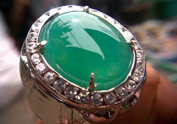 Mitos batu Bacan