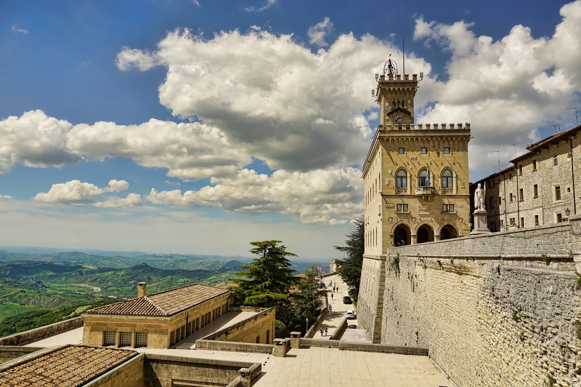 San marino. Сан Марино Италия. Сан Марино архитектура. Сан Марино столица Италия. Санта Марино Италия.