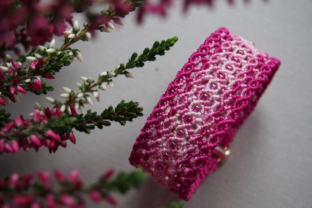 2,3 cm wide macrame bracelet