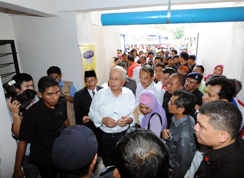 Gambar Dato Seri Najib Di Melaka Berusaha mendekati Hati 