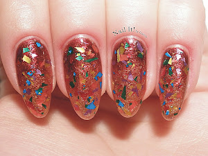 http://www.nail-it-by-inanna.com/2013/08/na-poczatek-teczowe-drobiny.html