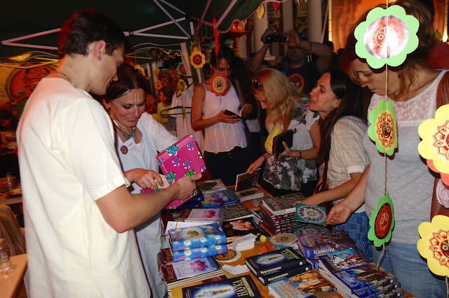 Sankarshan Das Adhikari - At the Festival Site the Book Stall Was Very Popular