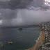 Primera lluvia en Acapulco, causa cortes de luz, caídas de árboles y postes
