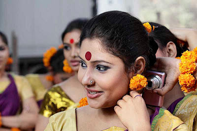 Basanta Utsab: Latest photos of spring Festival in Dhaka on 13 February 2013