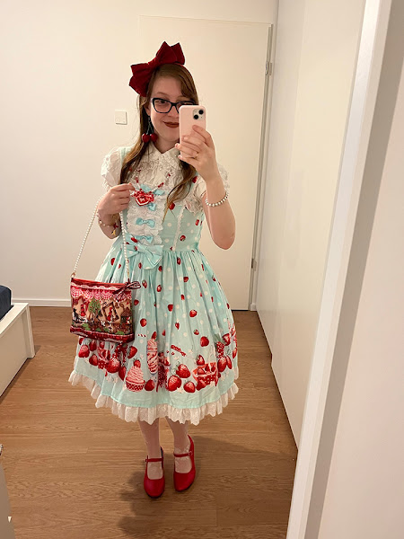 lolita fashion outfit