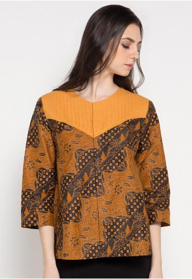  Modern Terbaru untuk Wanita karir sangat membutuhkan Pakaian batik kantor terbaru serta t 60+ Desain Baju Batik Kantor Wanita Elegan Modern Terbaru 2018, KEREN