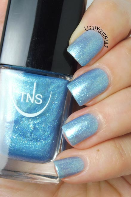 Smalto azzurro TNS Cosmetics Firenze 537 Sirena light blue nail polish #TNSCosmetics #TNSLungomare #unghie #nails #lightyournails