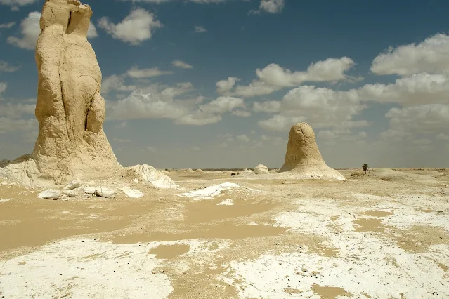 White Desert National Park faeafra oasis egypt