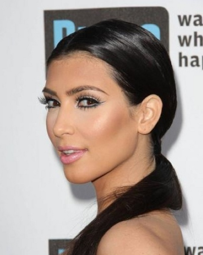 kim kardashian makeup tips. kim kardashian makeup 2011.