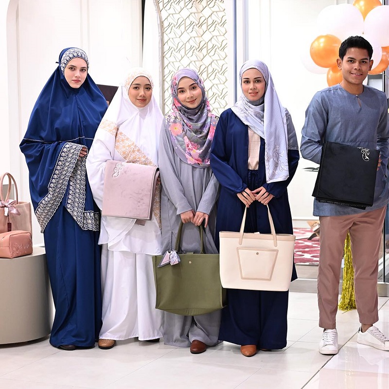 Model wearing Siti Khadijah and Hegira products,