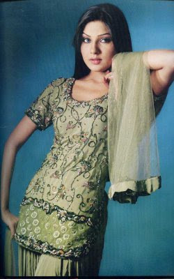Ladies Fashion, Indian Salwar Kameez Suits with zari and embroidery work. Salwar Kameez Suits with zari and embroidery work