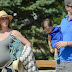 JENNIFER LOVE HEWITT disfruta de barriga y parque