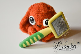 Krawka: Shaggy Bunny - tutorial on using a dog brush on amigurumi.