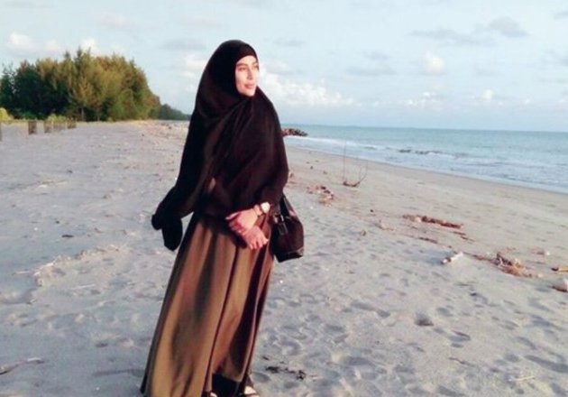 Awalnya Marah Karena Keong Racunnya Sering Disalahkan UAS, Biduan Ini Malah Putuskan Berhijab