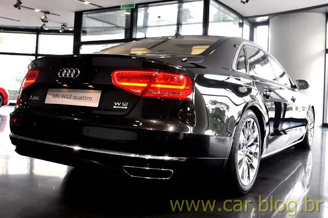 Audi A8 Quattro 2012 - black